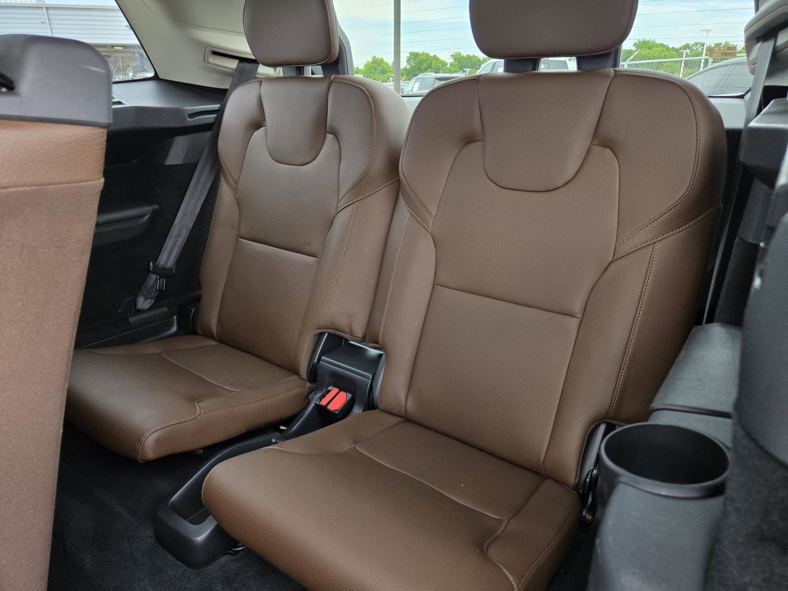 Used 2019 Gray Metallic Volvo Momentum image 31