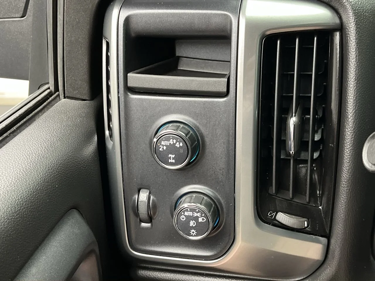 Used 2017 BLACK Chevrolet LT image 16