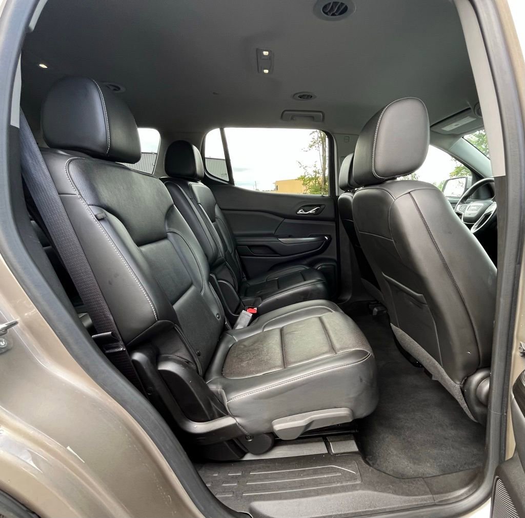 2023 GMC Acadia SLT - Photo 19