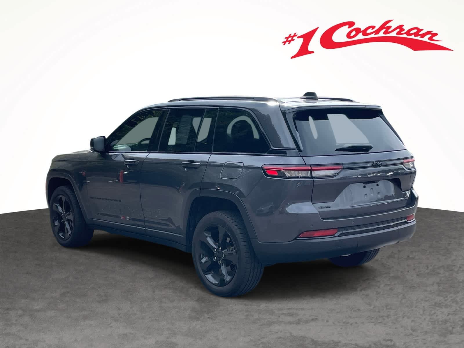 Used 2023 Baltic Gray Metallic Clearcoat Jeep Altitude image 6
