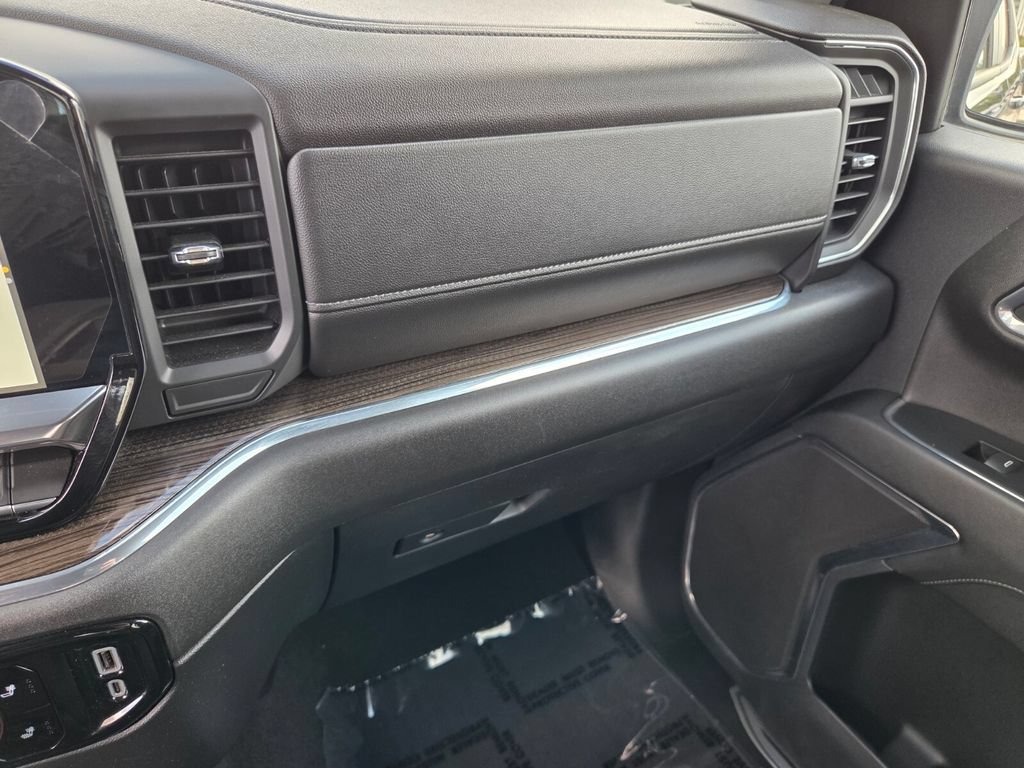 Used 2024 Black Chevrolet LT (2FL) image 28