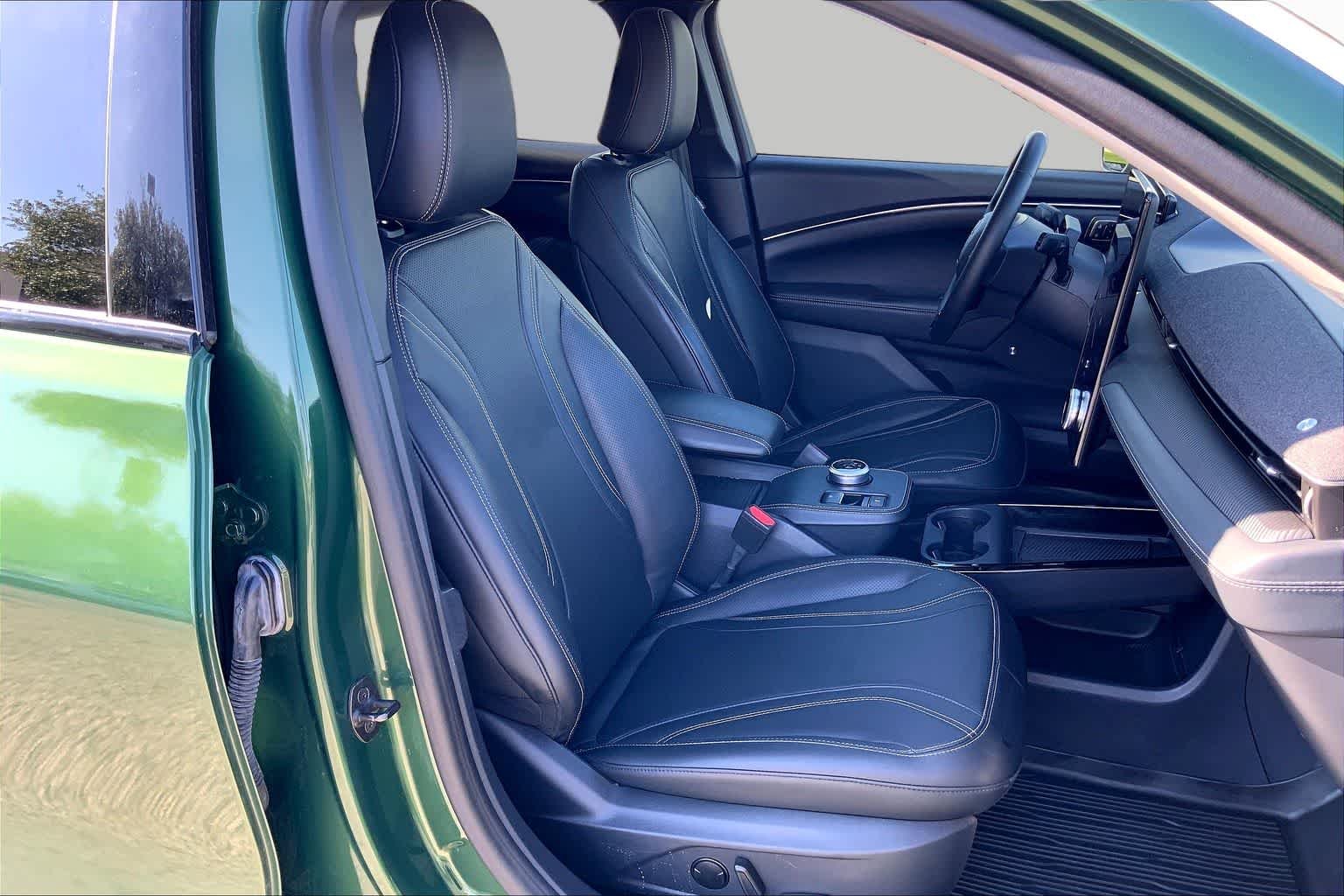 Used 2024 Eruption Green Metallic Ford Premium image 8