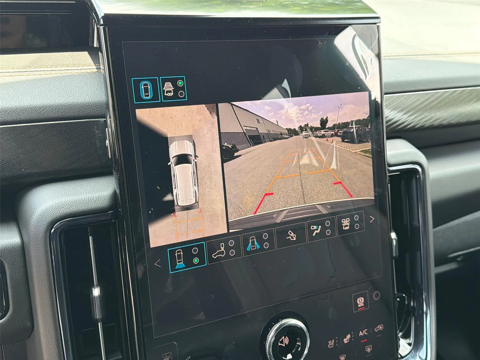 2026 GMC Yukon AT4 - Photo 24