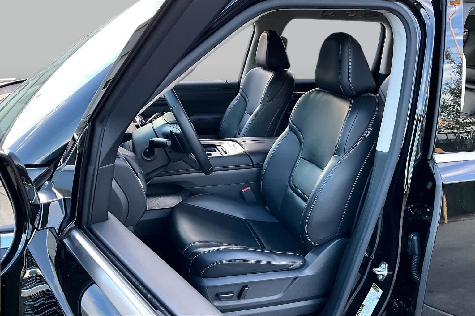 Used 2025 Super Black Nissan SV image 8