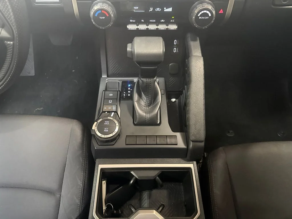 Used 2025 Underground Toyota SR5 image 15