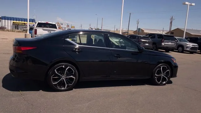 Used 2026 Black Nissan 2.5 SR image 2