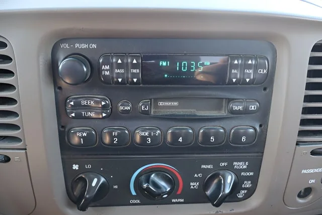 Used 1997 Champagne Ford Lariat image 16