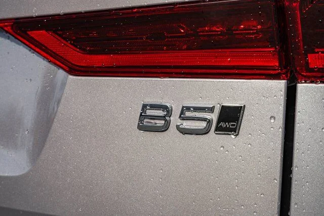 New 2026 Aurora Silver Volvo Plus image 8