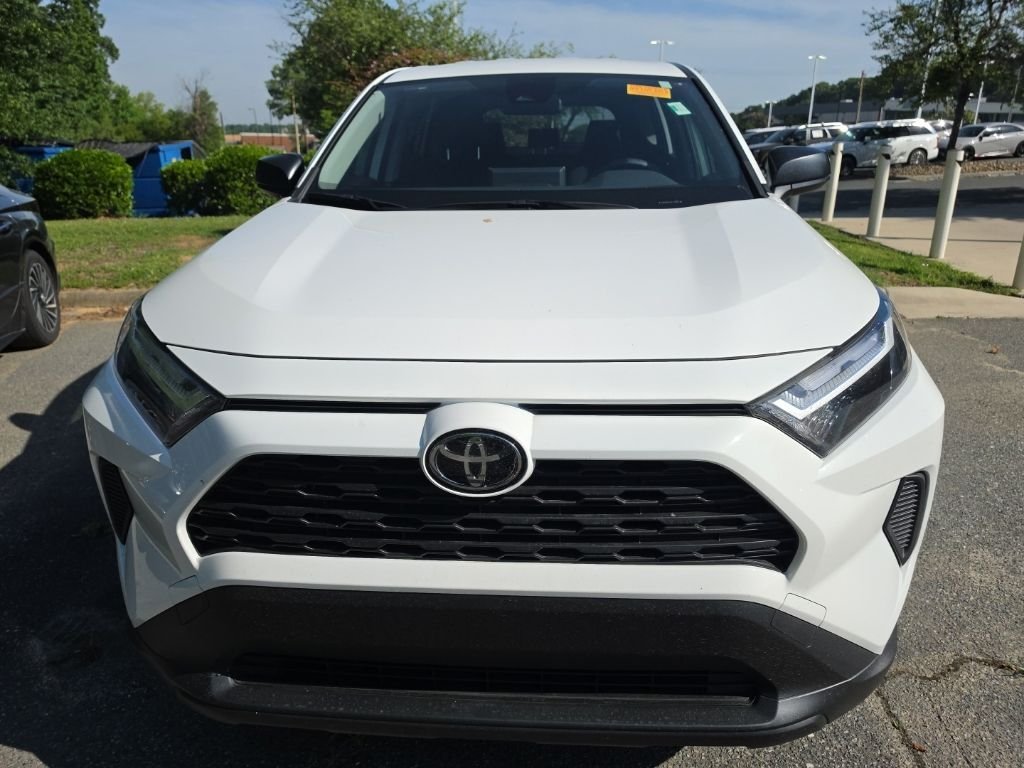 2025 Toyota RAV4 LE - Photo 5
