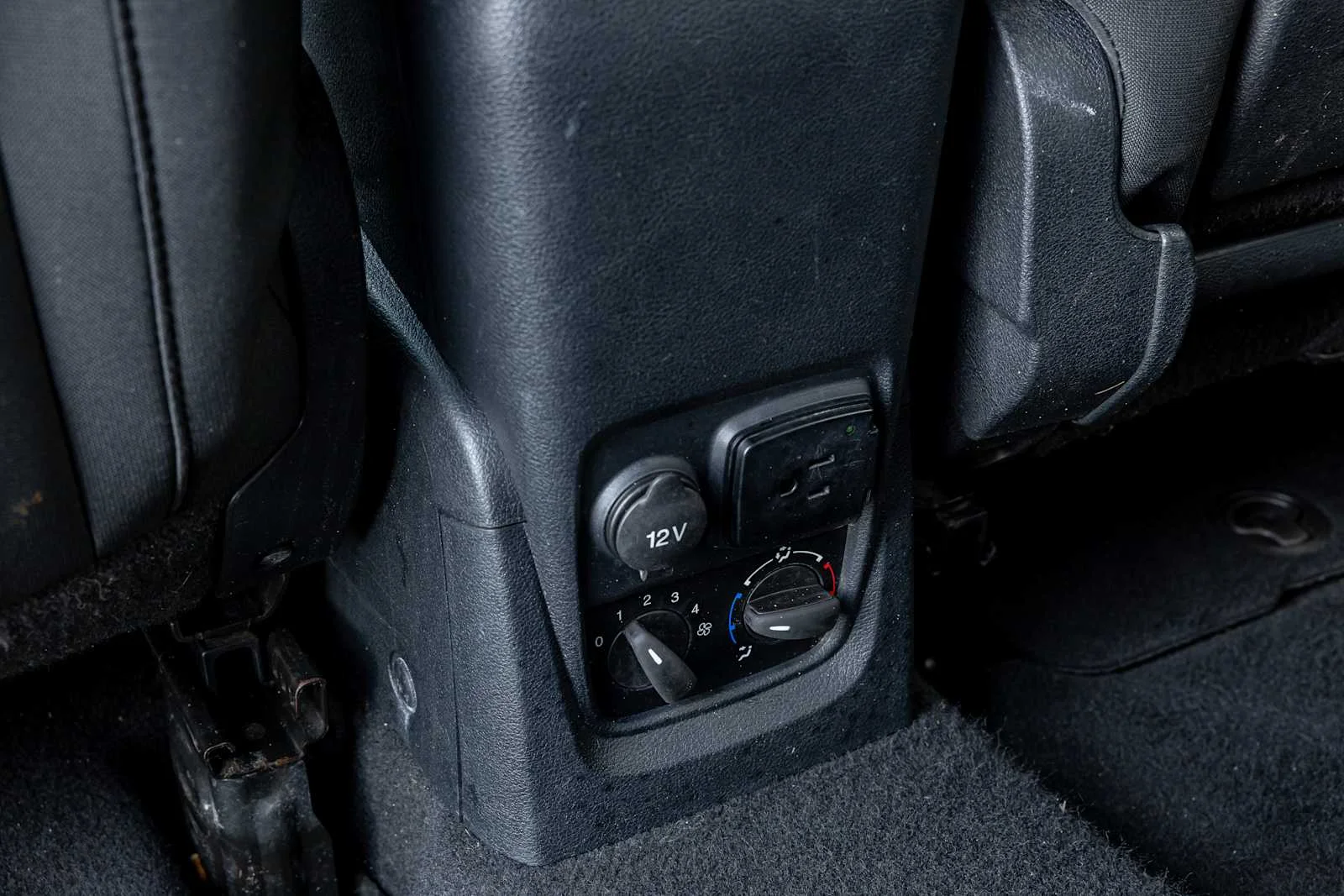 Used 2022 Magnetic Metallic Ford XL image 29