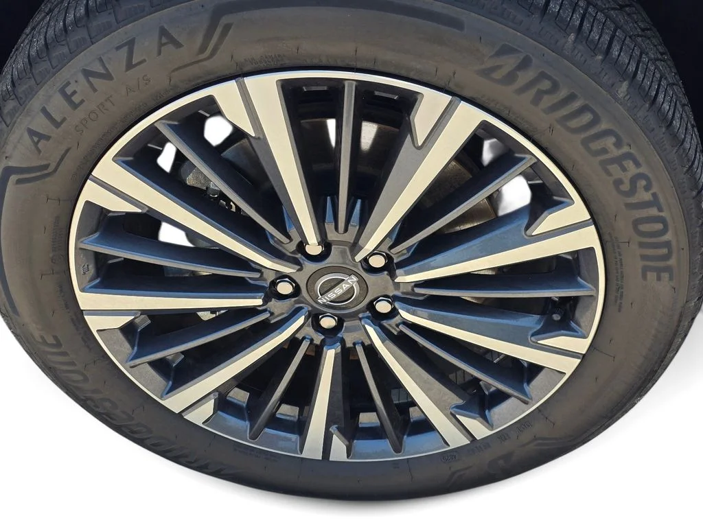 Used 2026 White Nissan Platinum image 12