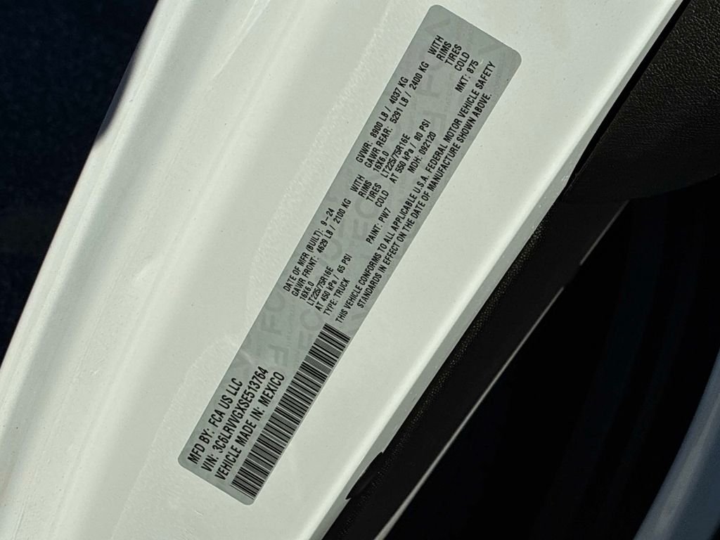 Used 2025 White Ram Base image 22