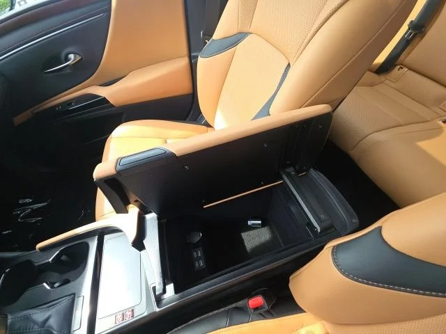 Used 2025 White Lexus 350 image 26