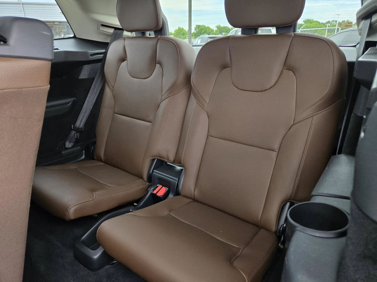 Used 2019 Gray Metallic Volvo Momentum image 31