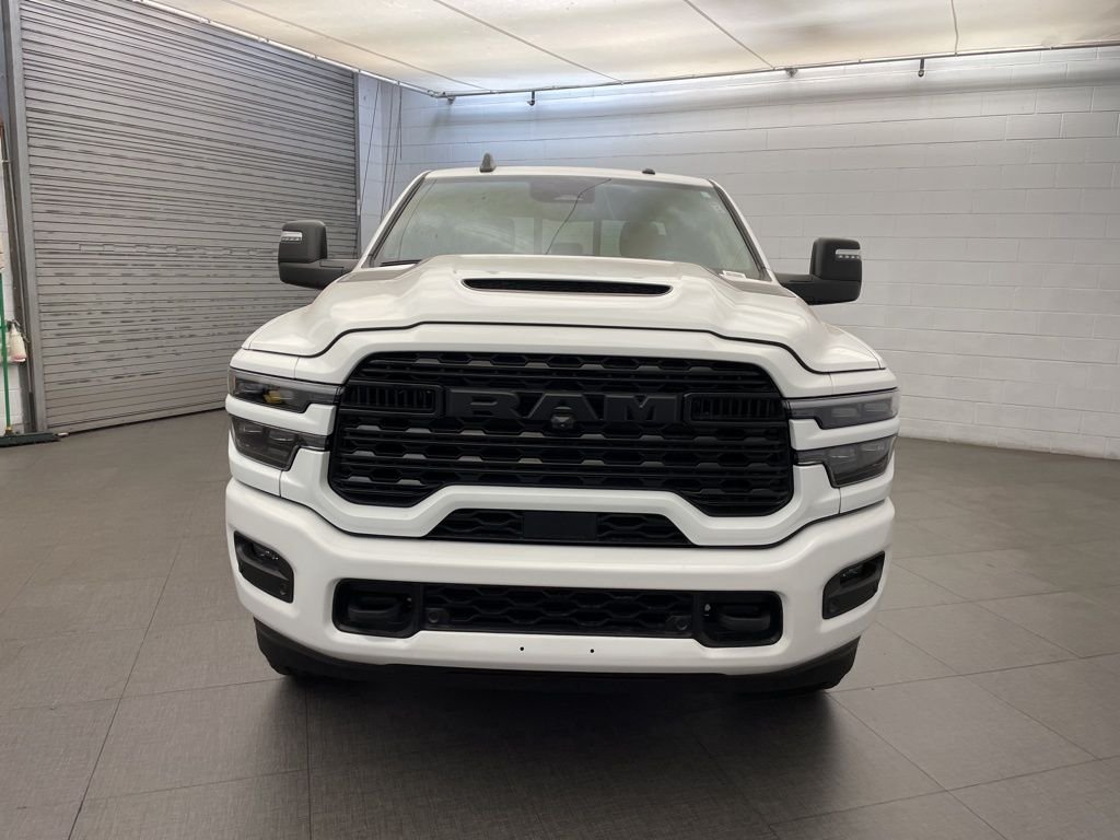 New 2026 Bright White Clear-Coat Exterior Paint RAM Limited SRW image 9
