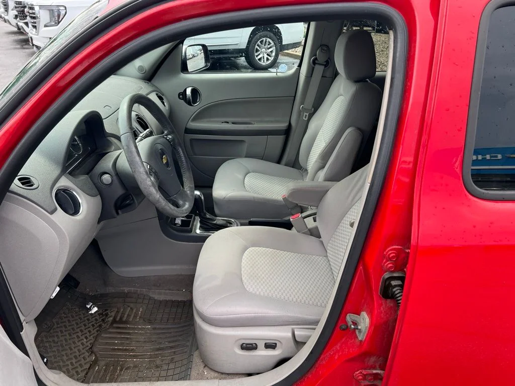 Used 2011 Red Chevrolet LT image 4