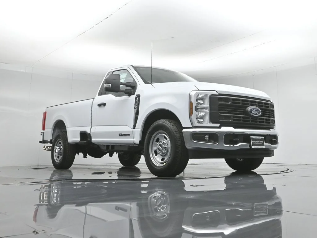 New 2026 Oxford White Ford XL image 41