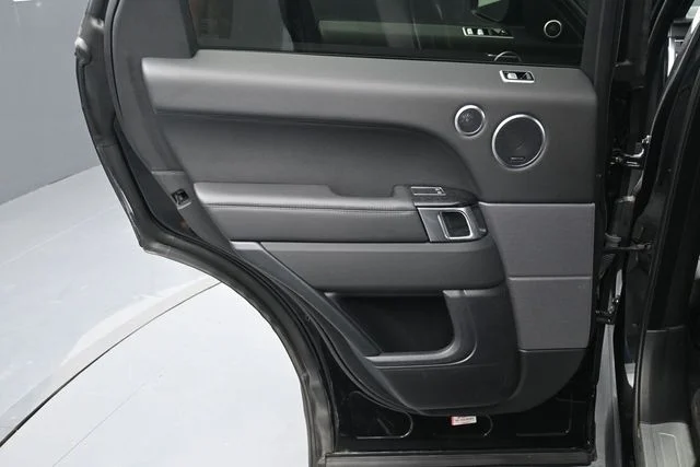 Used 2022 Black Land Rover HSE Silver Edition image 13