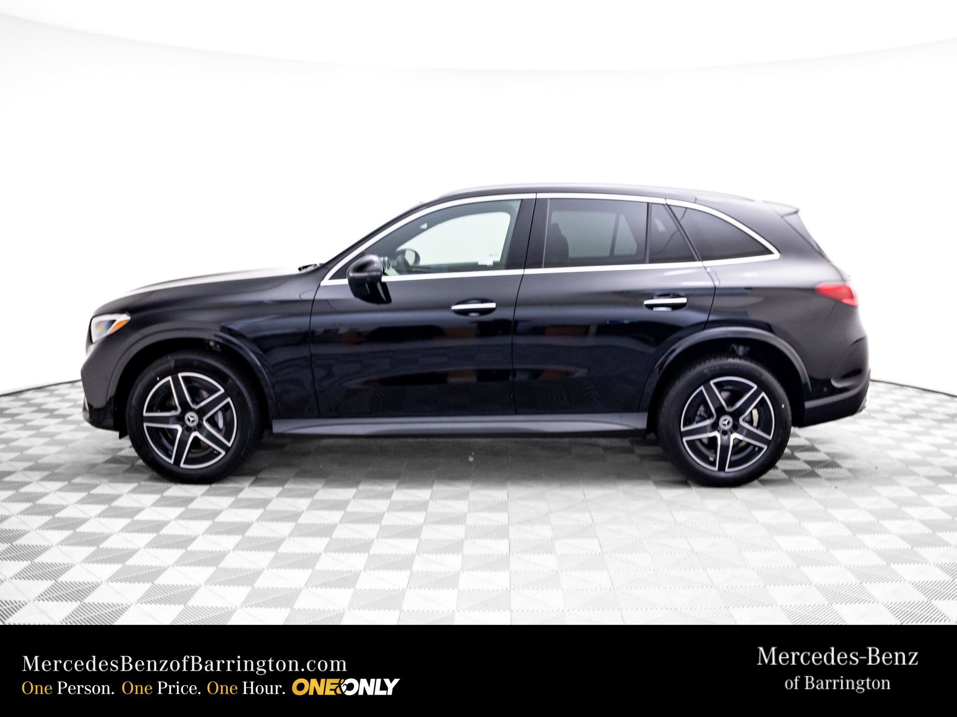New 2026 Black Mercedes-Benz GLC 300 image 2