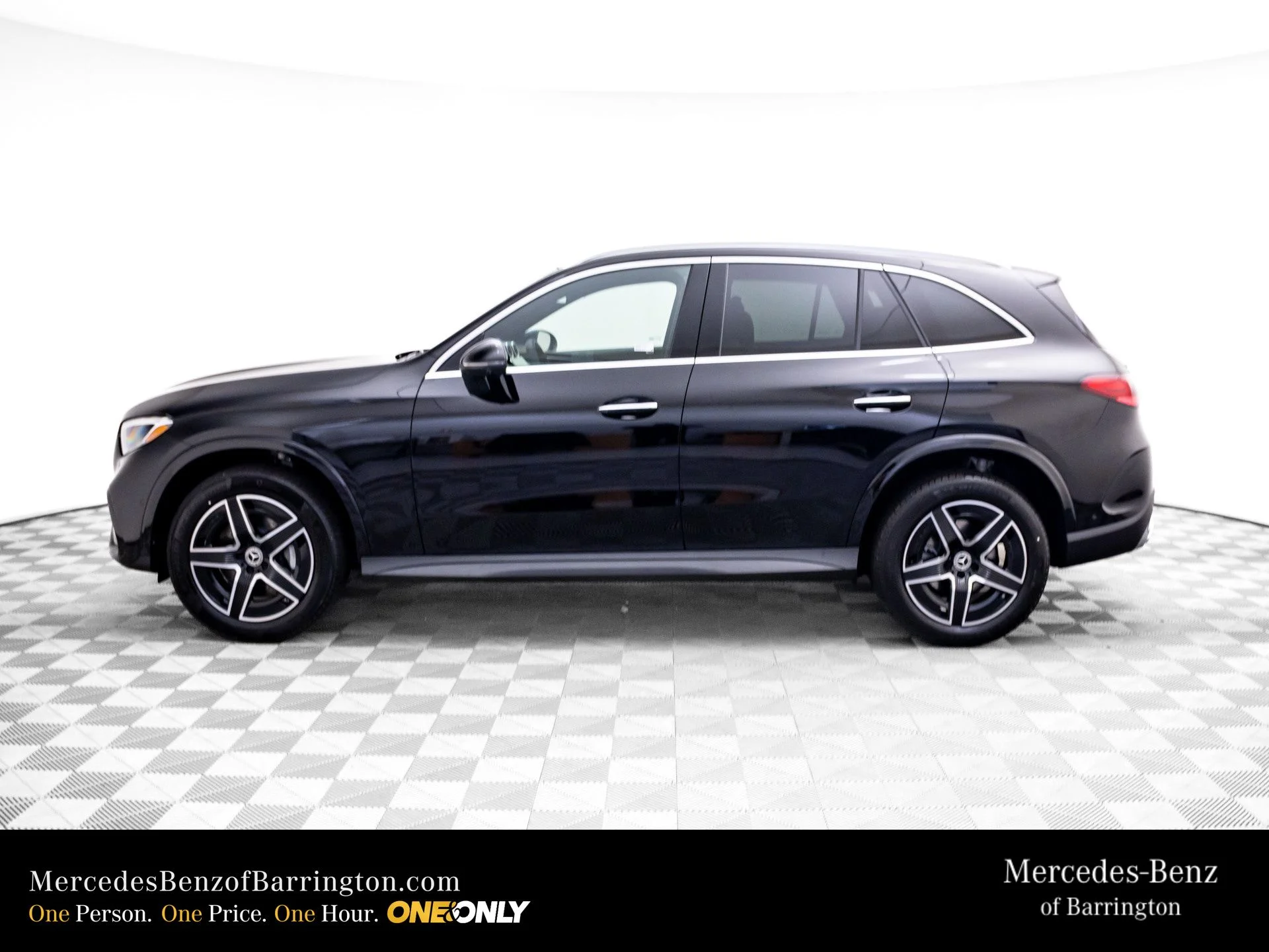 New 2026 Black Mercedes-Benz GLC 300 image 2