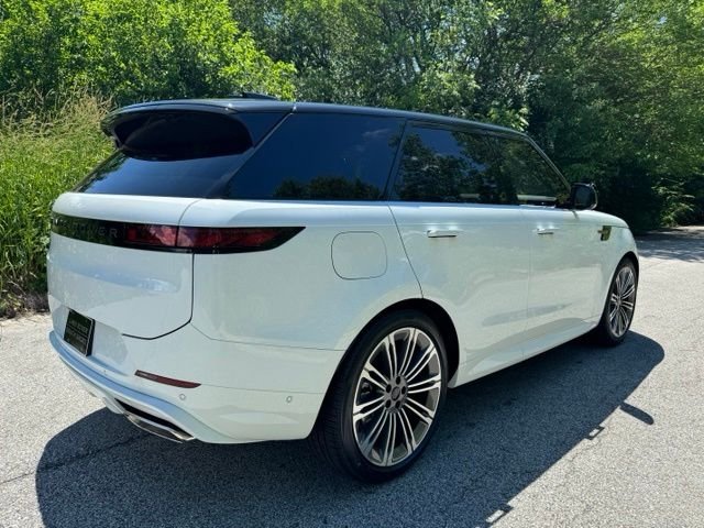 New 2026 Fuji White Land Rover Dynamic SE image 5