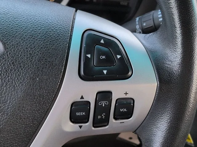 Used 2011 Red Ford XLT image 26