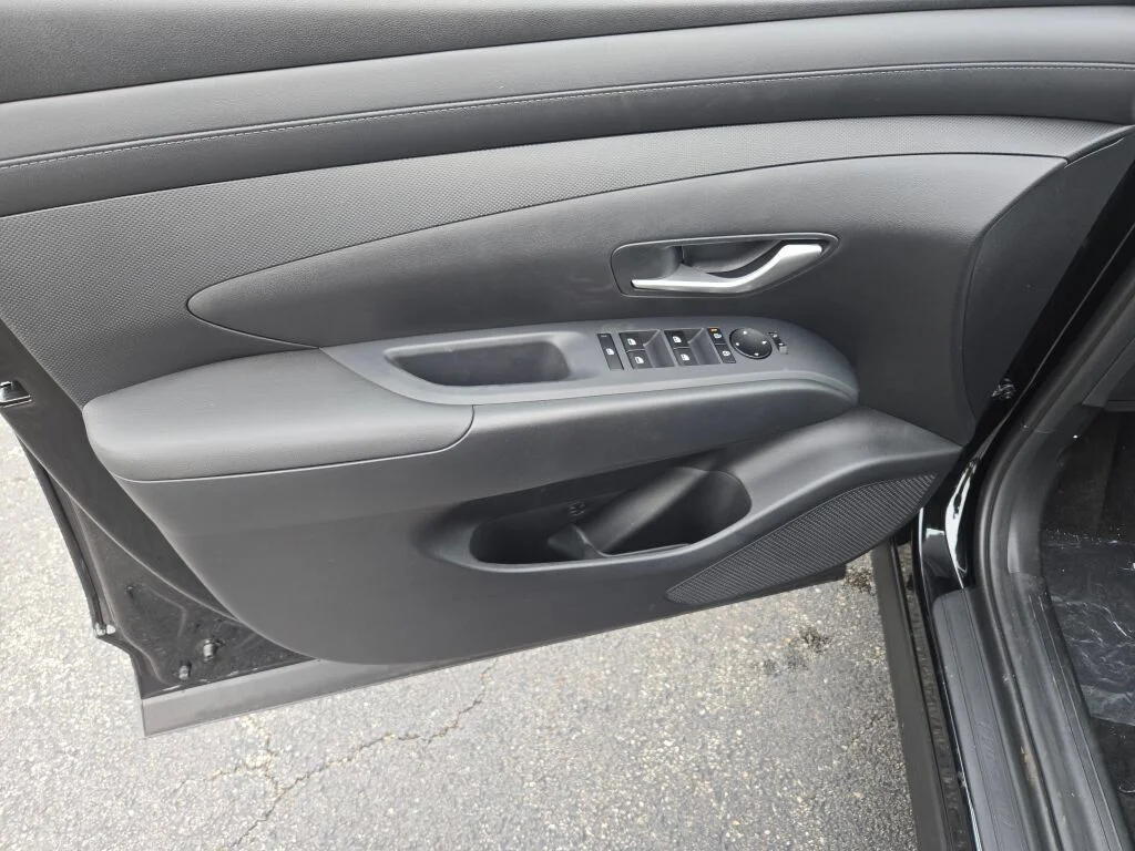Used 2026 Black Hyundai SEL image 16