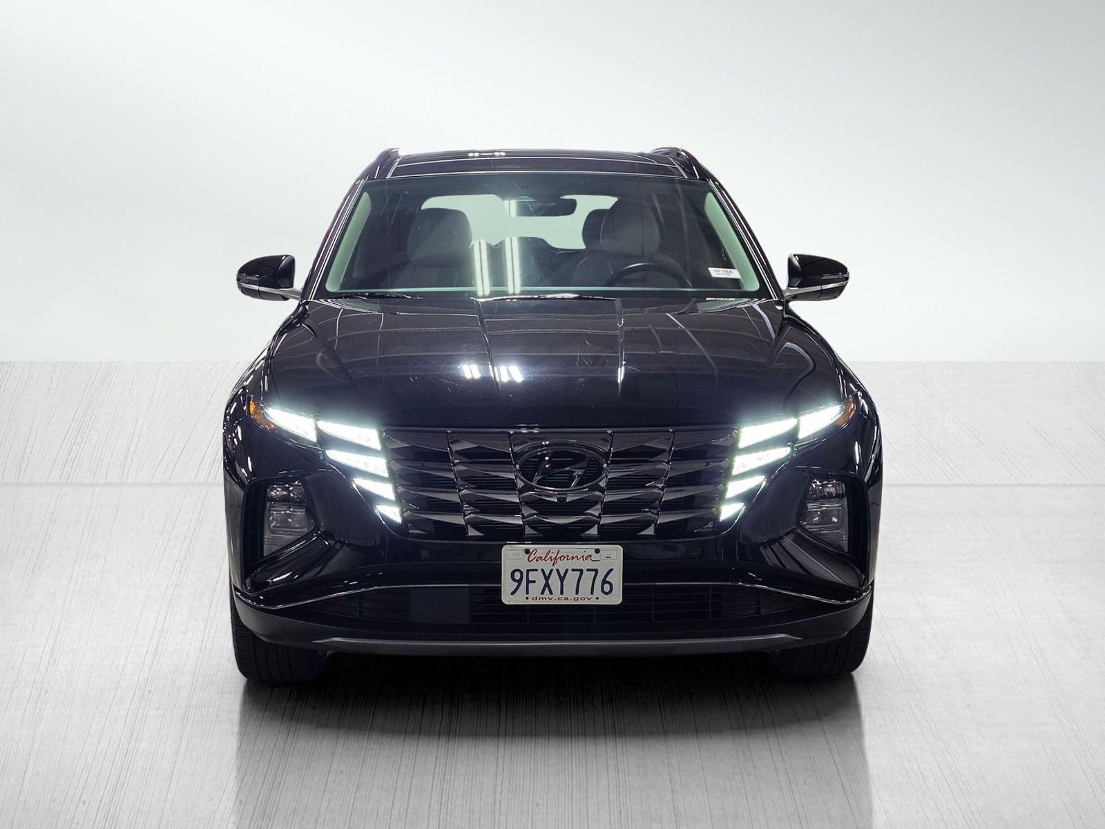 Used 2023 Phantom Black Hyundai Limited image 2