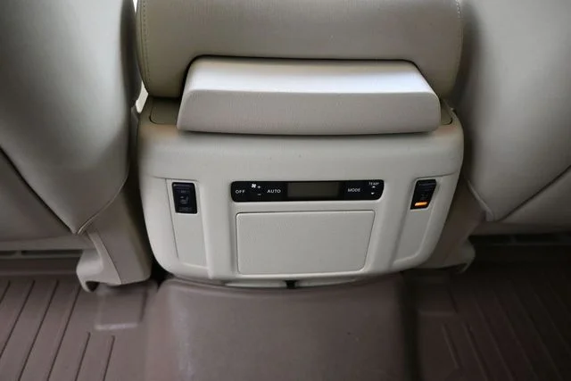 Used 2015 Blue INFINITI Base image 16