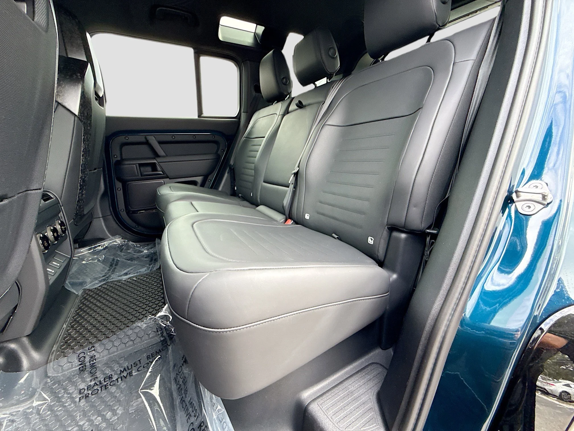 New 2026 Sargasso Blue Premium Metallic Land Rover OCTA image 20