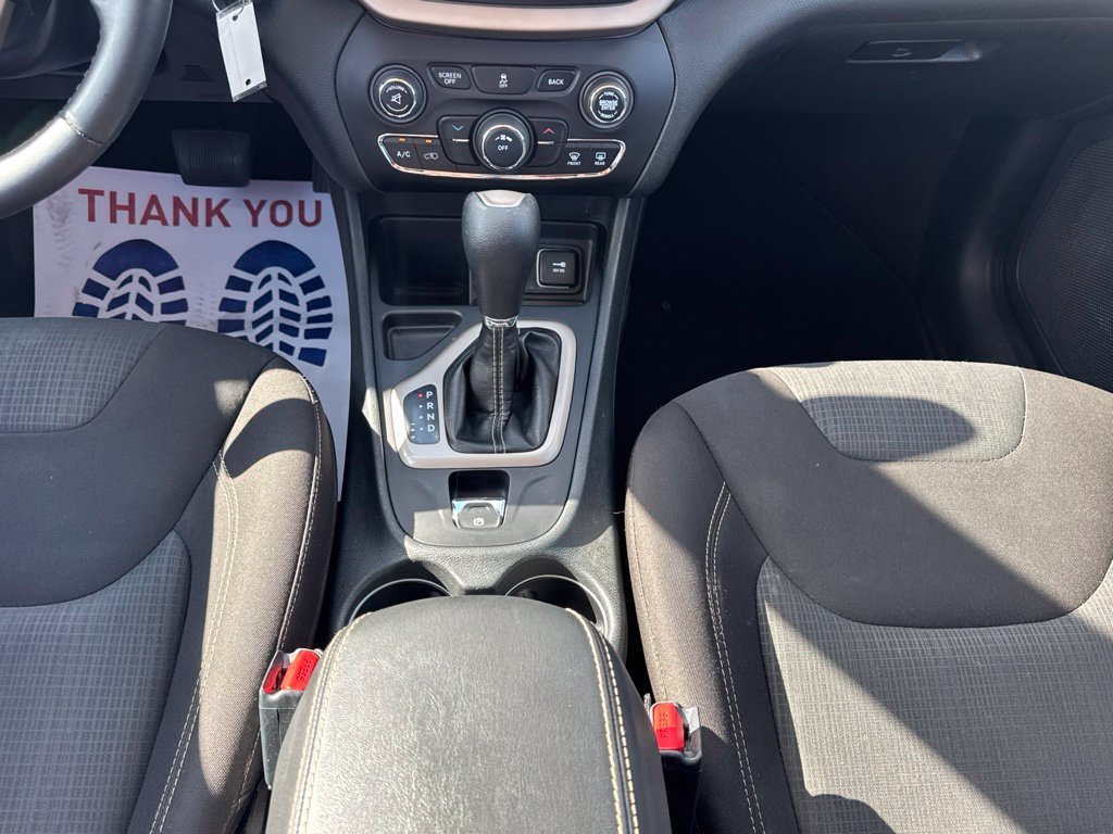 Used 2016 Blue Jeep Latitude image 14