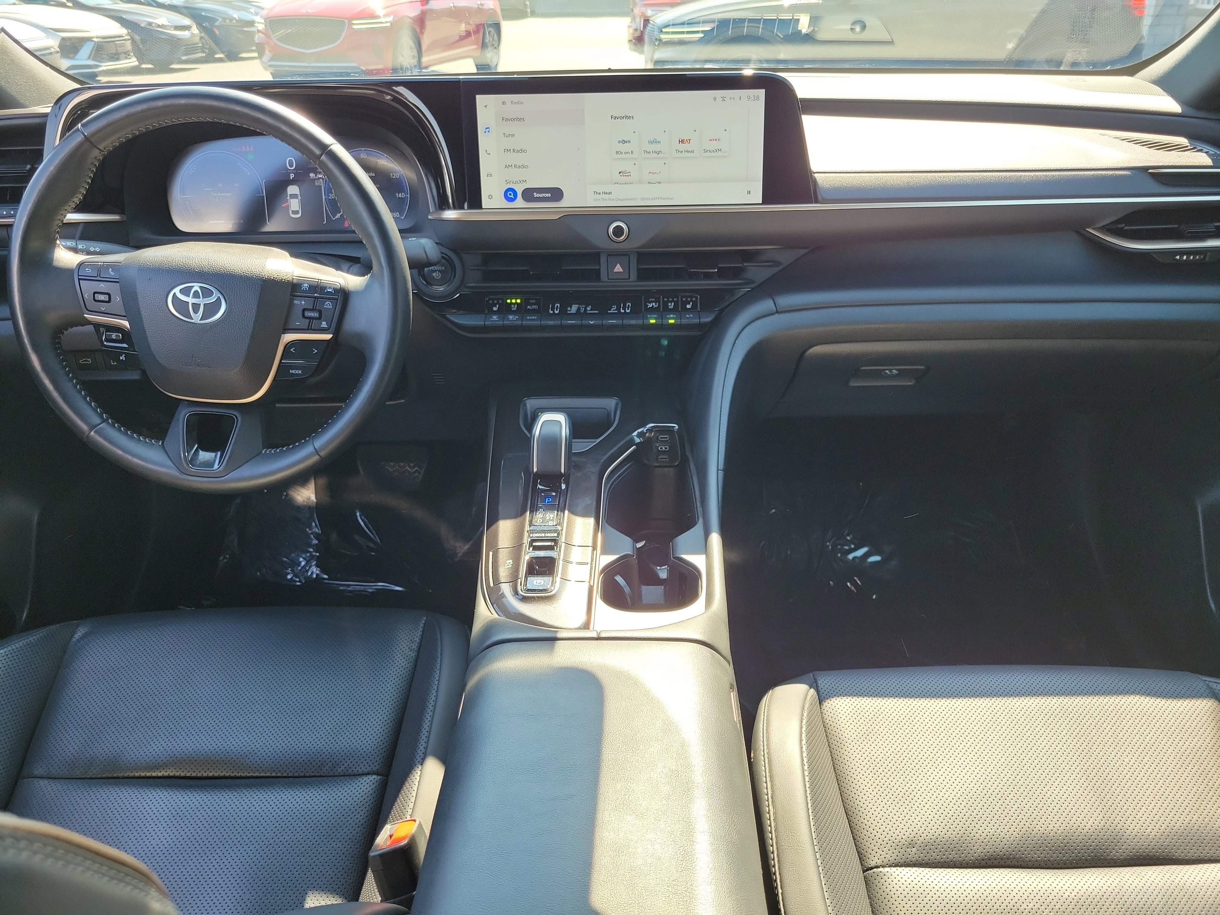 2025 Toyota Crown XLE - Photo 9