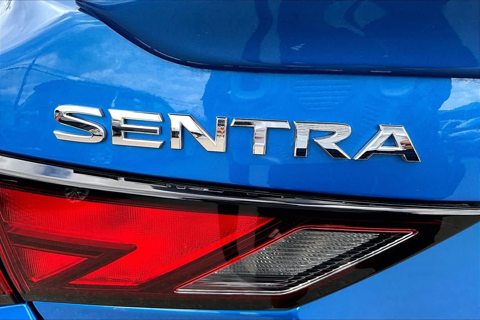 Used 2025 Electric Blue Metallic/Super Black Nissan SR image 9