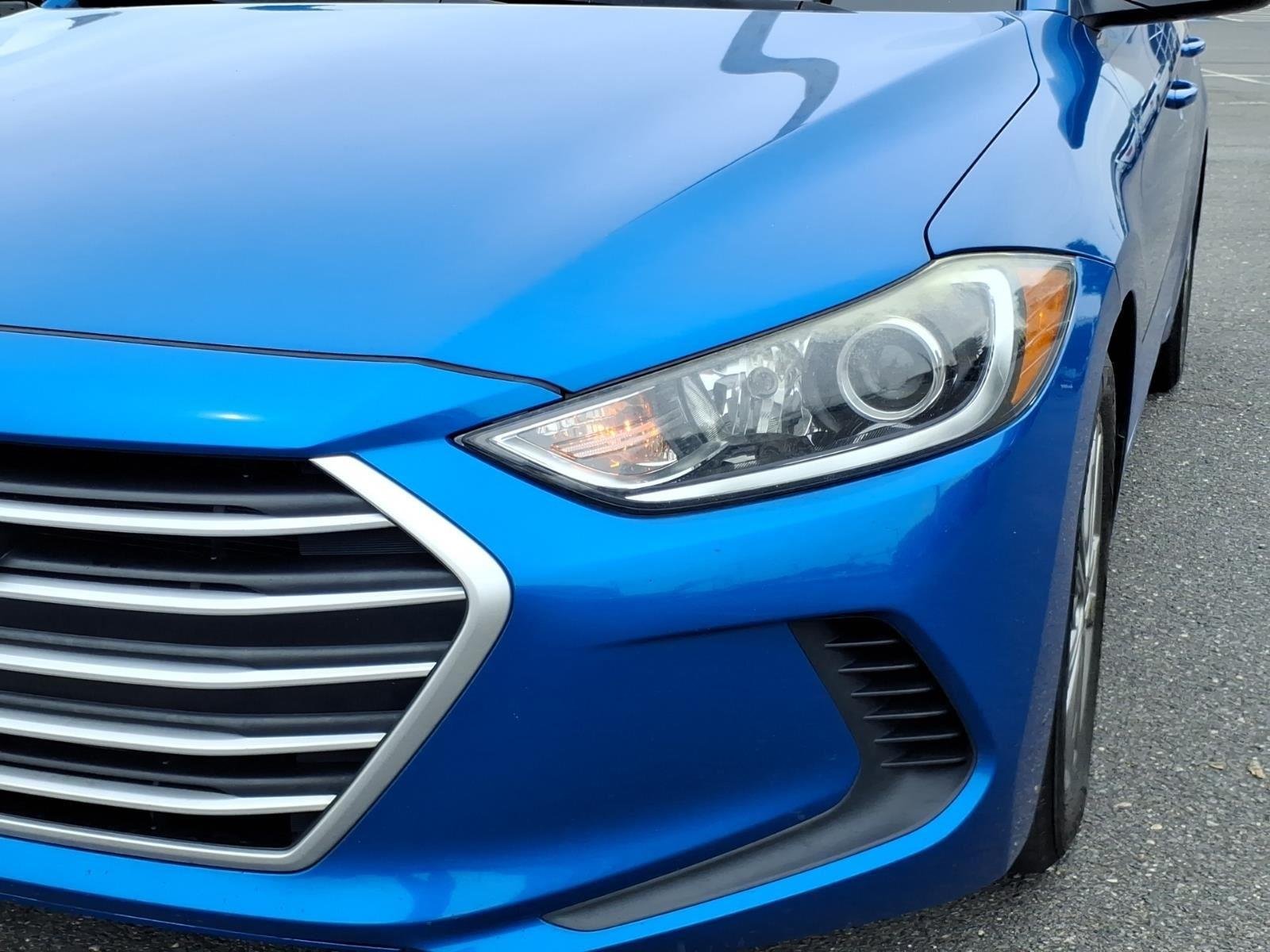 Used 2017 Electric Blue Hyundai SE image 14