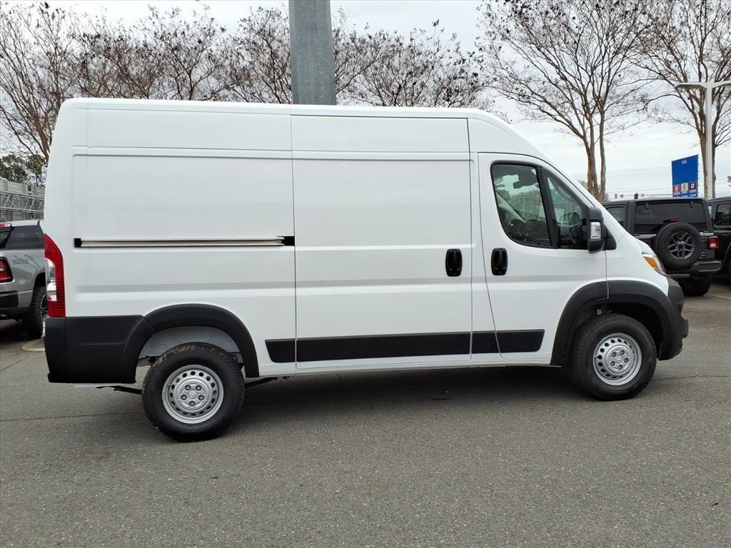 New 2026 Bright White Clearcoat RAM Tradesman image 21