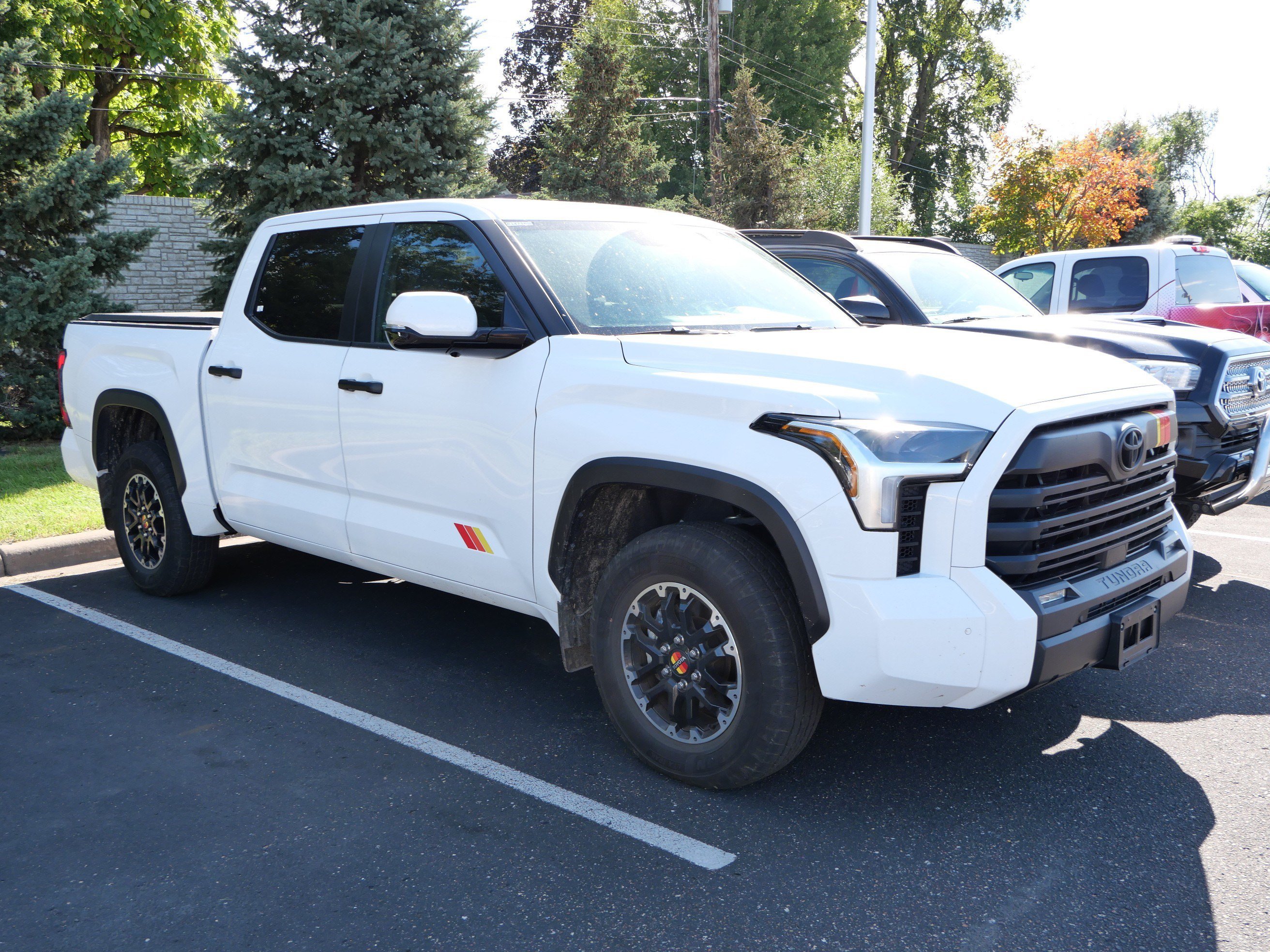 Used 2025 Ice Cap Toyota SR5 image 4