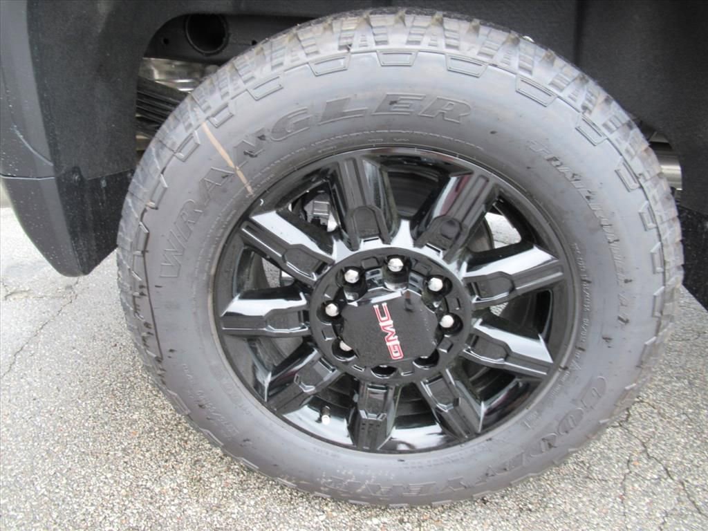 2026 GMC Sierra 2500HD AT4 - Photo 8