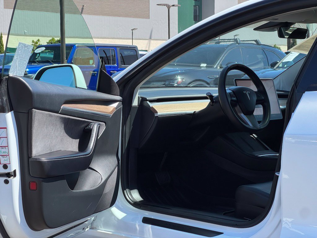 Used 2023 Pearl White Multi-Coat Tesla Base image 7