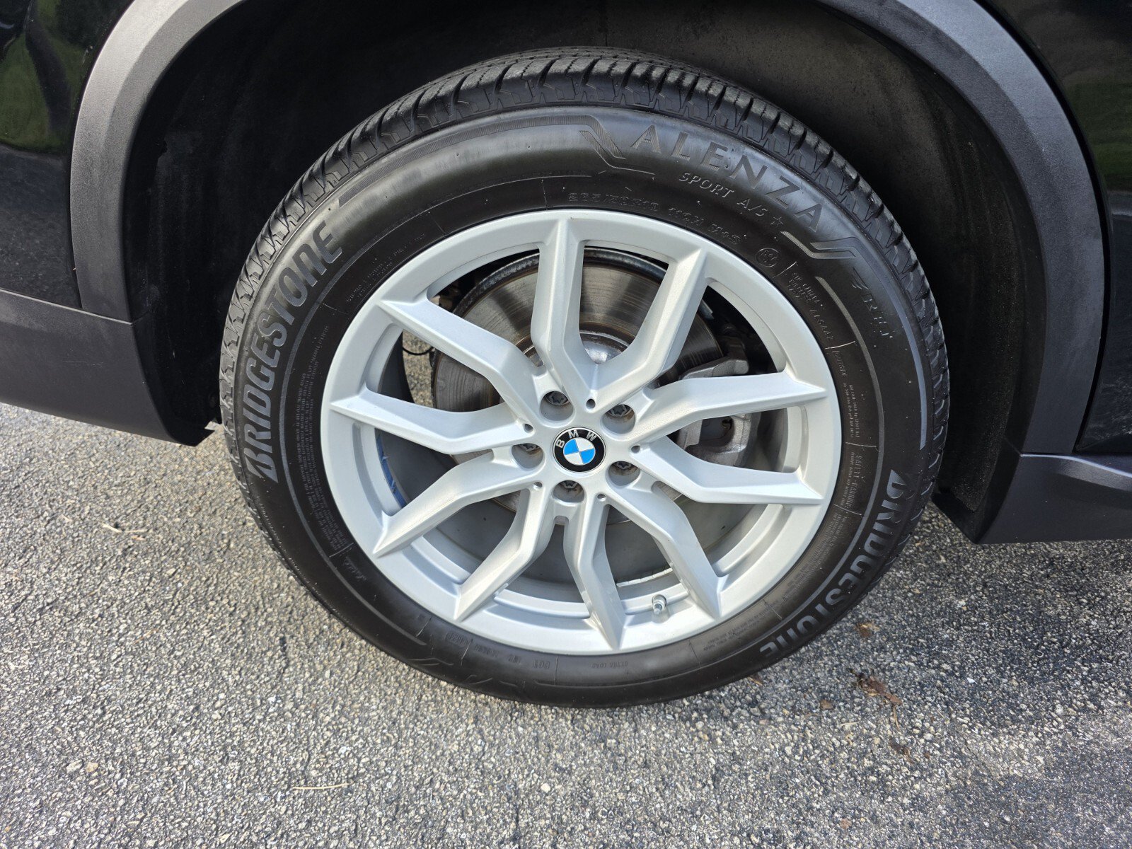 Used 2023 Jet Black BMW xDrive40i image 9