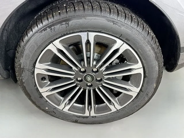 Certified Used 2026 Gray Land Rover S image 33