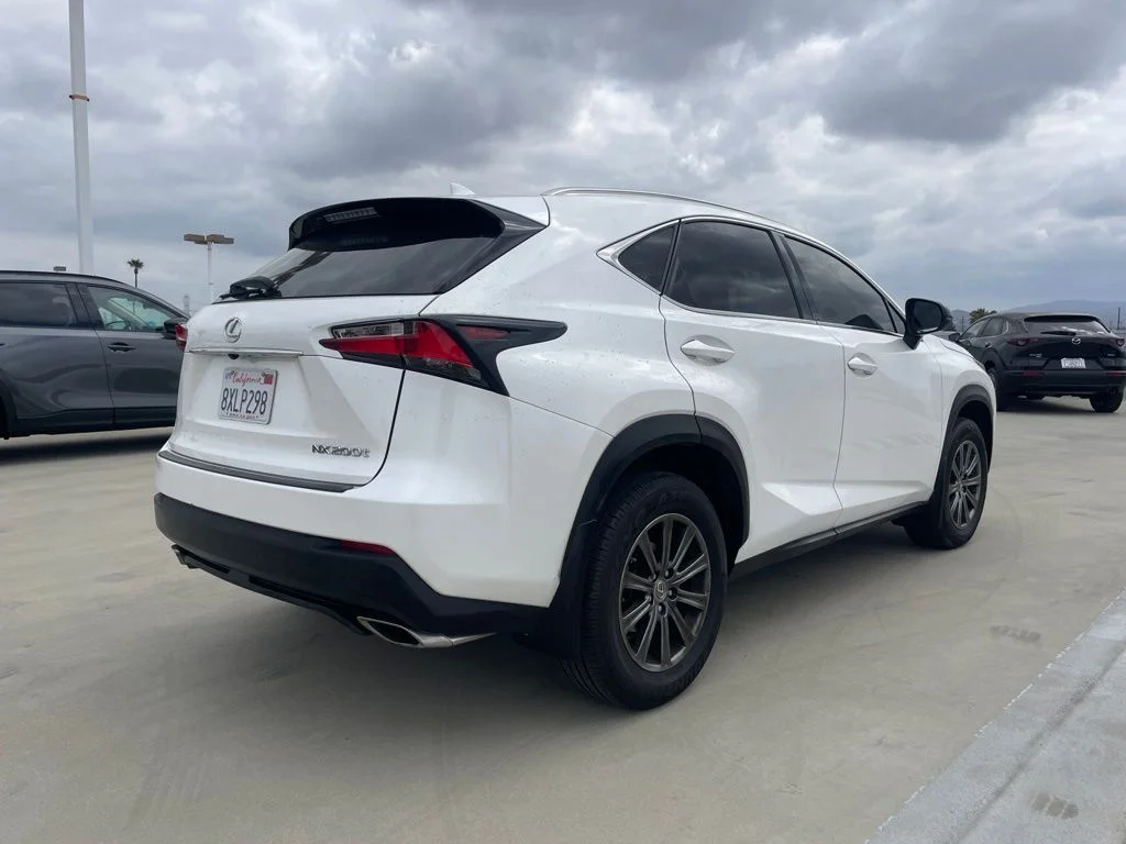Used 2016 Eminent White Pearl Lexus 200t image 2