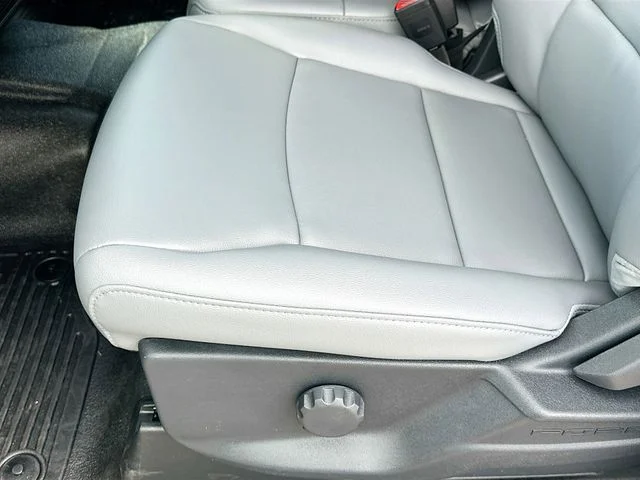 New 2026 Oxford White Ford XL image 13