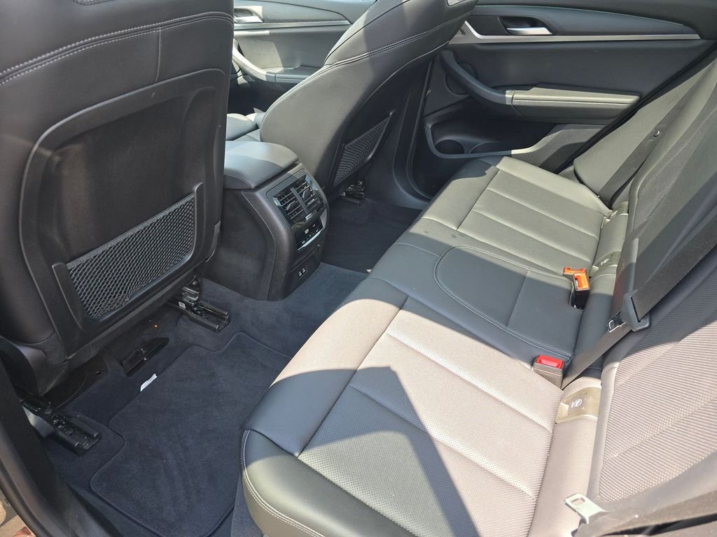 Used 2024 Gray BMW xDrive30i image 21
