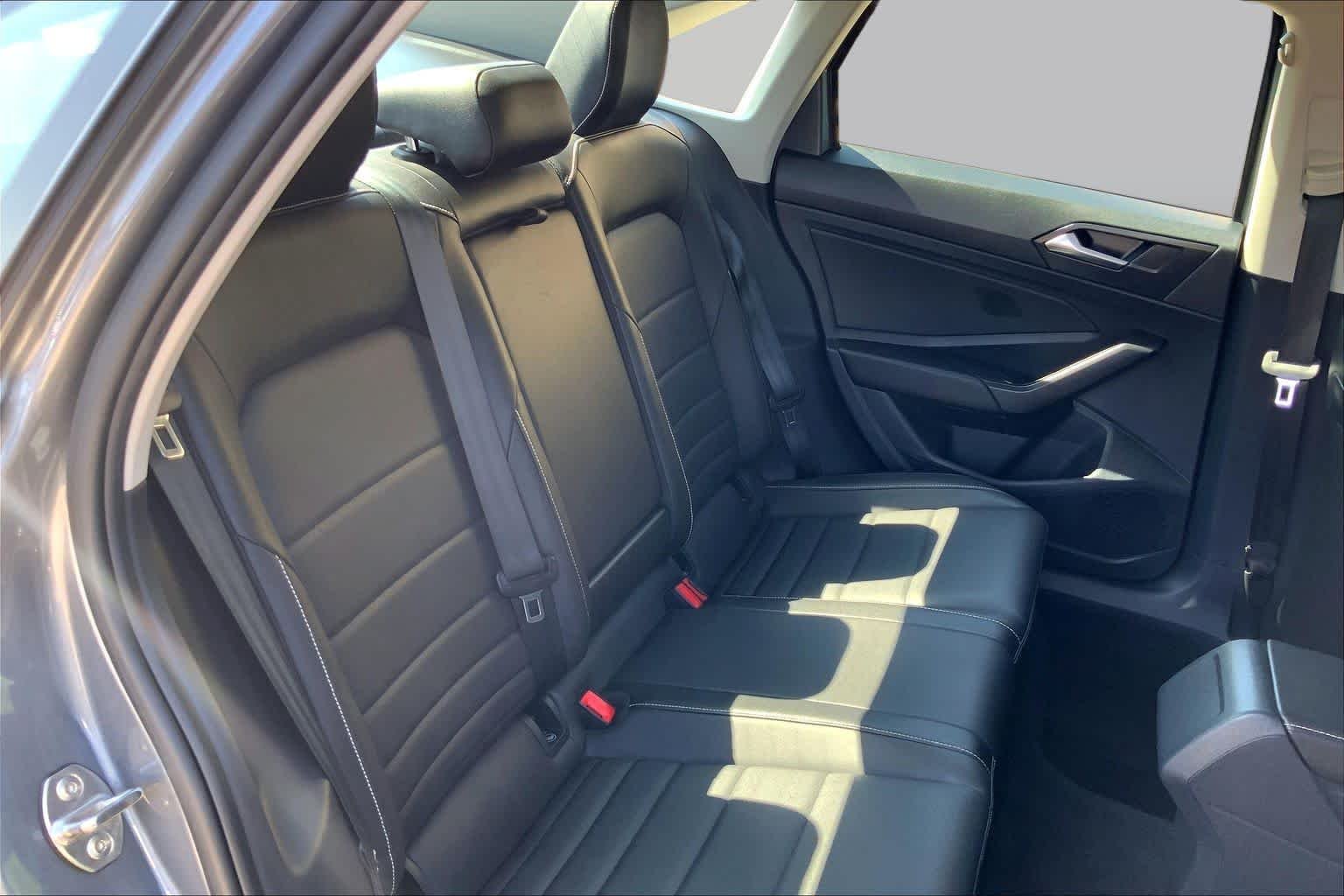 Used 2024 Platinum Gray Metallic Volkswagen SE image 20