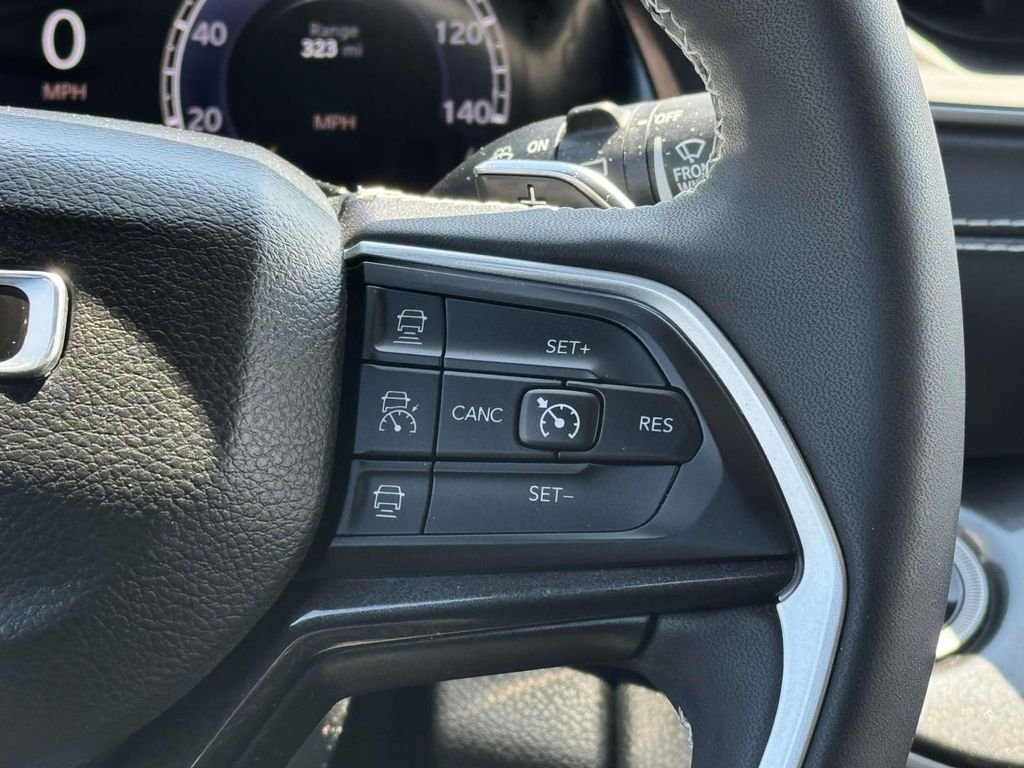 Used 2023 White/off-white Jeep Altitude X image 20