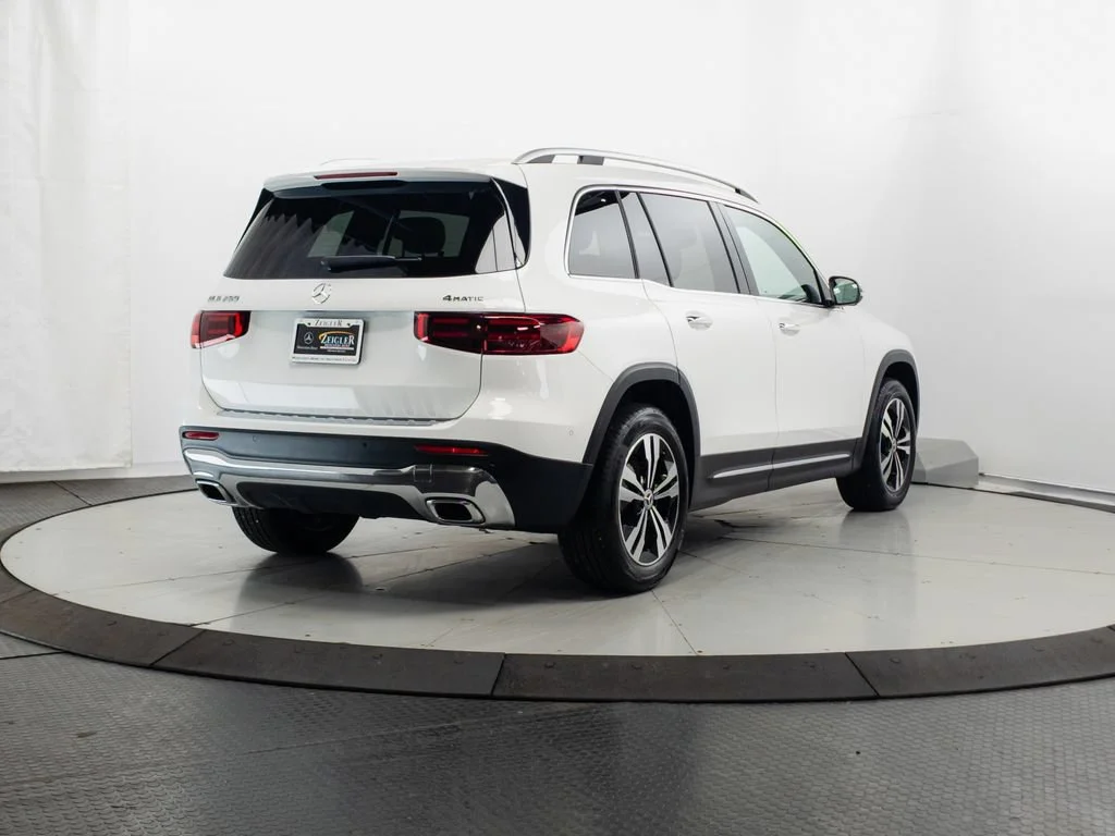 New 2026 Polar White Mercedes-Benz GLB 250 image 67