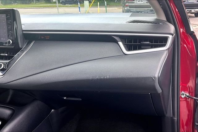 Used 2022 Red Toyota LE image 22