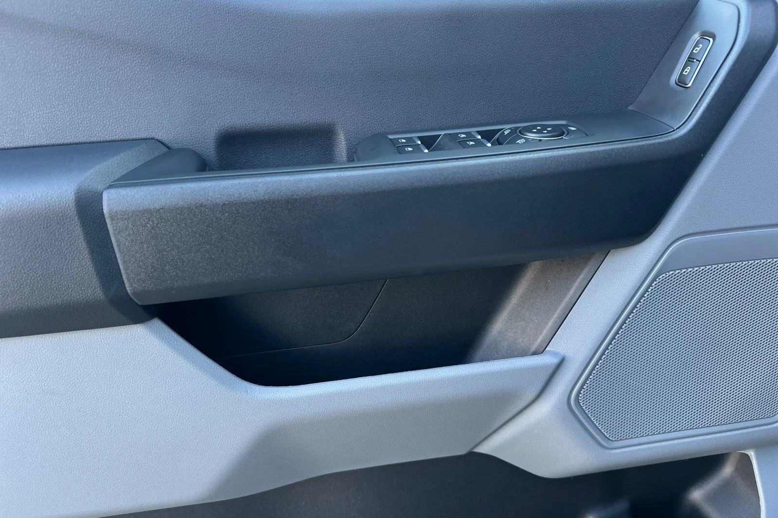 New 2026 Oxford White Ford F-250® XL image 10