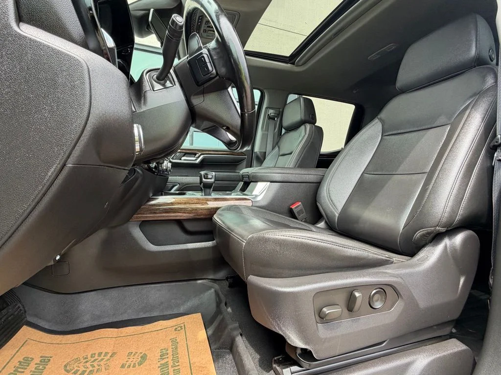 Used 2024 Gray GMC Elevation image 9