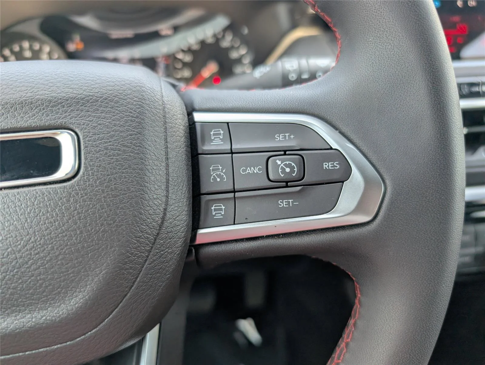 Used 2025 Bright White Clearcoat Jeep Trailhawk image 22